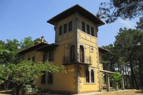 Quinta Arenlllas Palacete En Una Finca Privada De 7 Hectareas De Pinar — Navalperal De Pinares