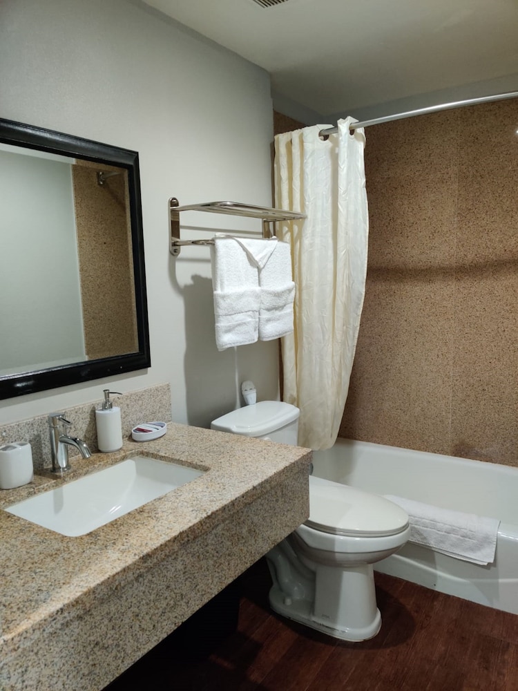 Lyfe Inn & Suites By Aga Lax Airport - photo 30