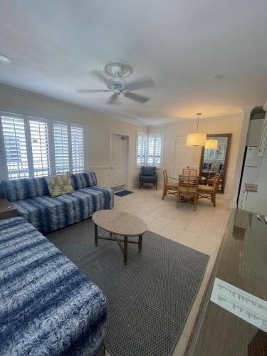 High Noon Beach Resort - photo 20