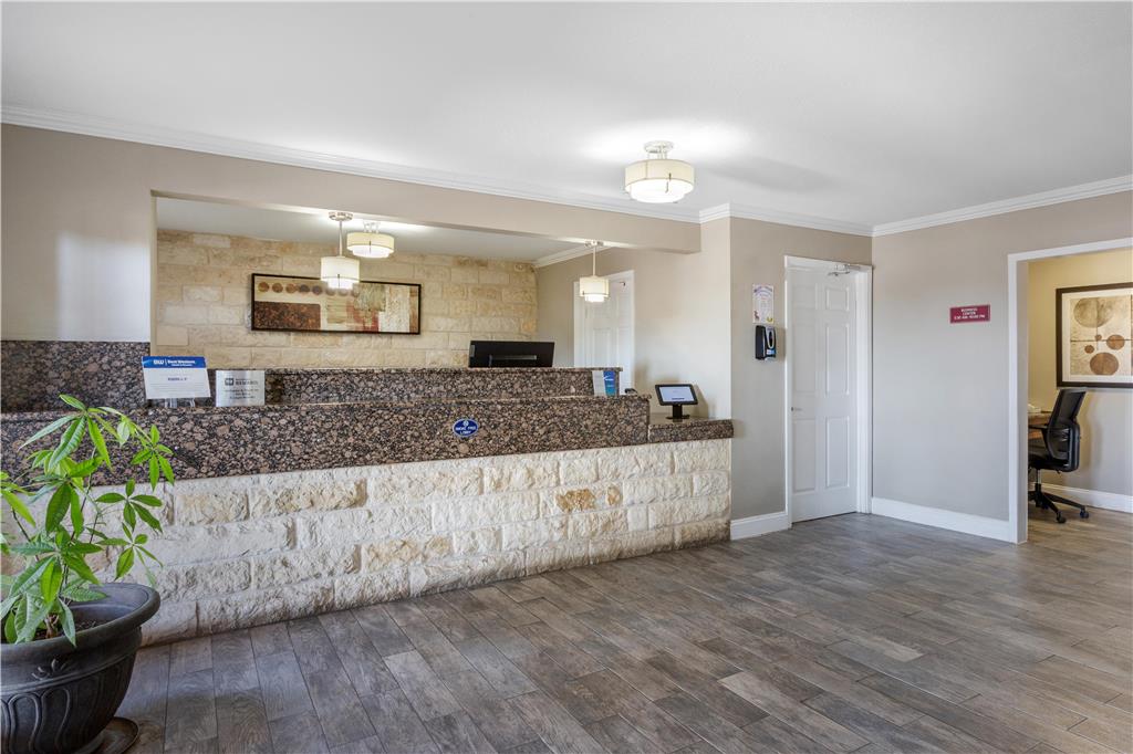 Best Western Brady Inn - photo 6