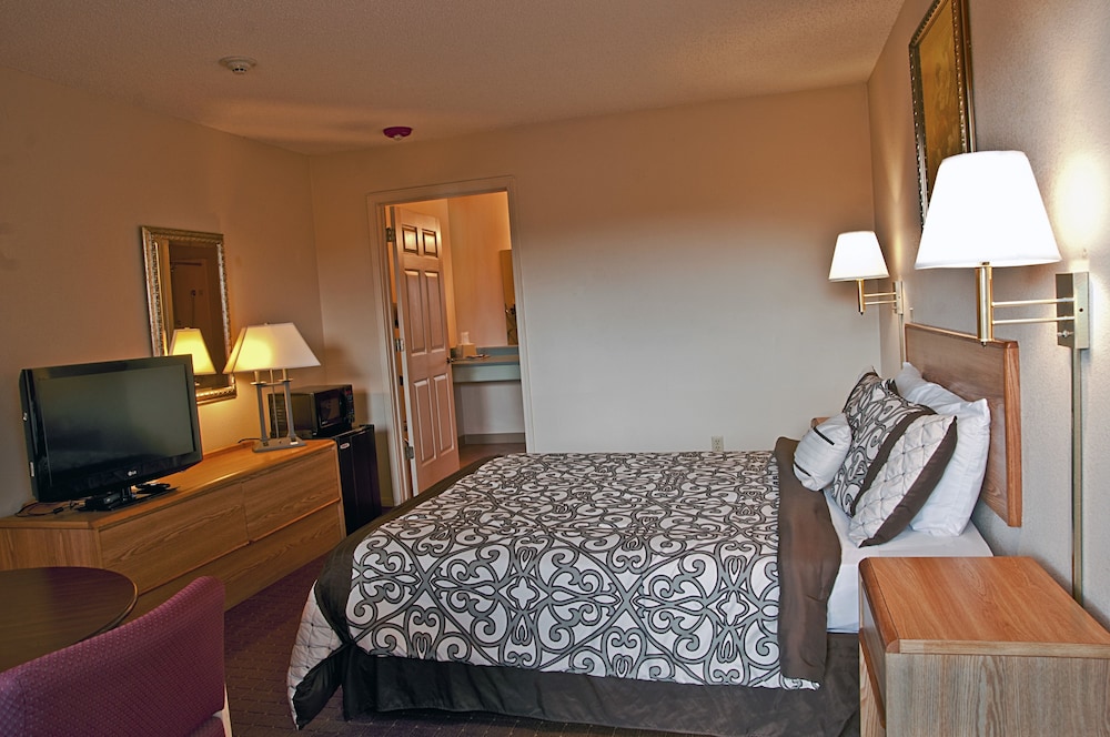 The Regency Inn - photo 11