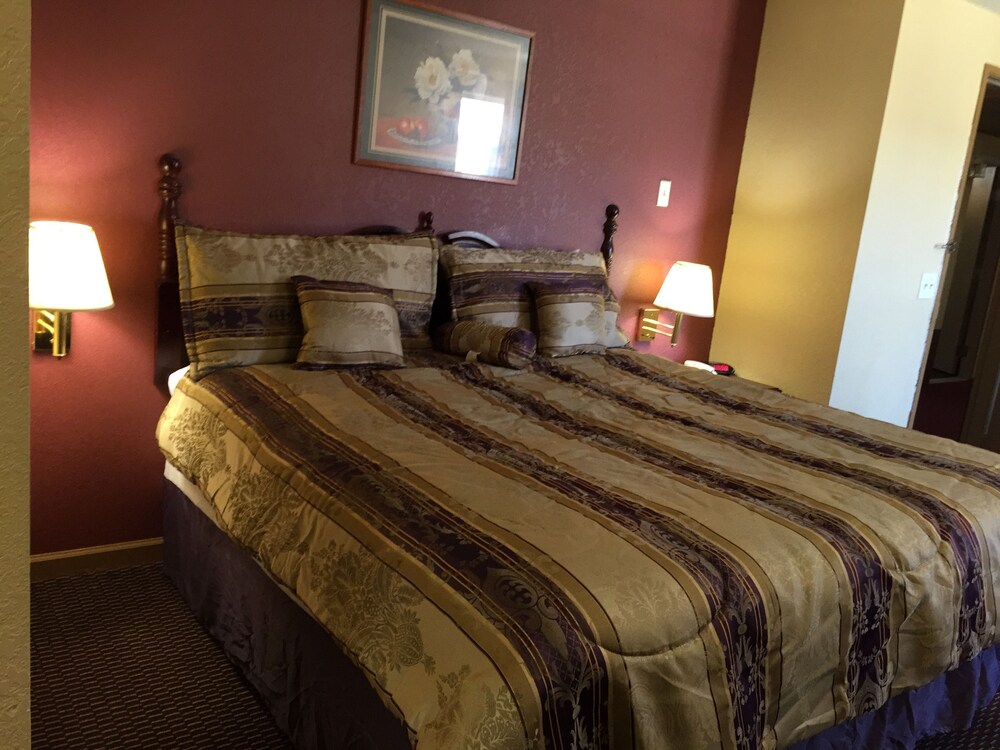 First Western Inn - photo 20