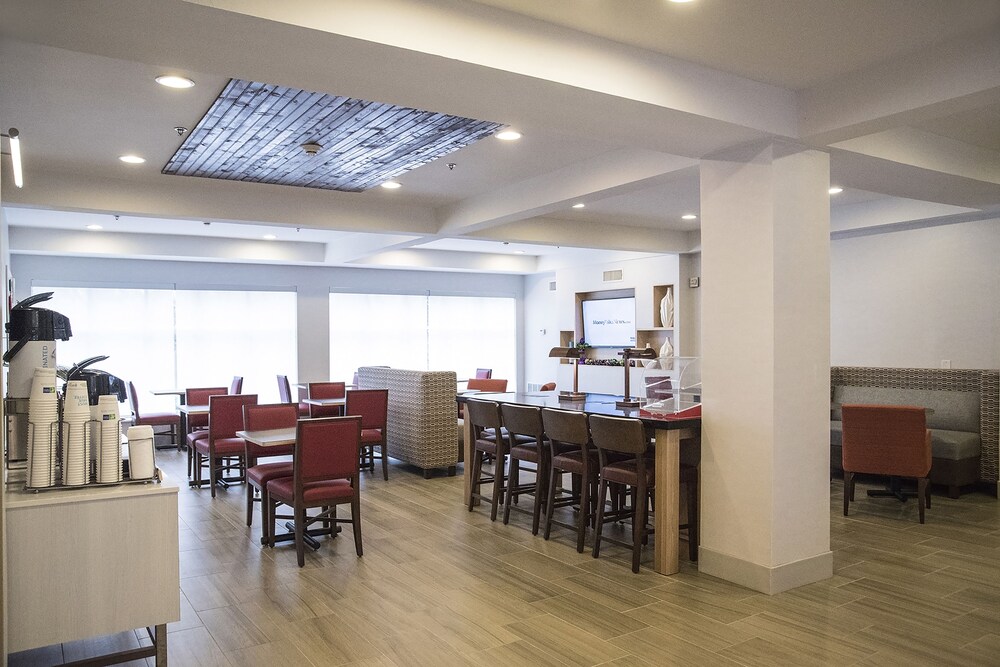 Holiday Inn Express & Suites Alexandria by IHG - photo 22