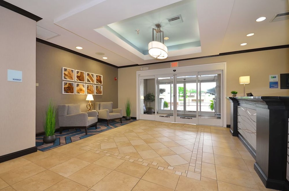 Holiday Inn Express & Suites Farmington by IHG - photo 60