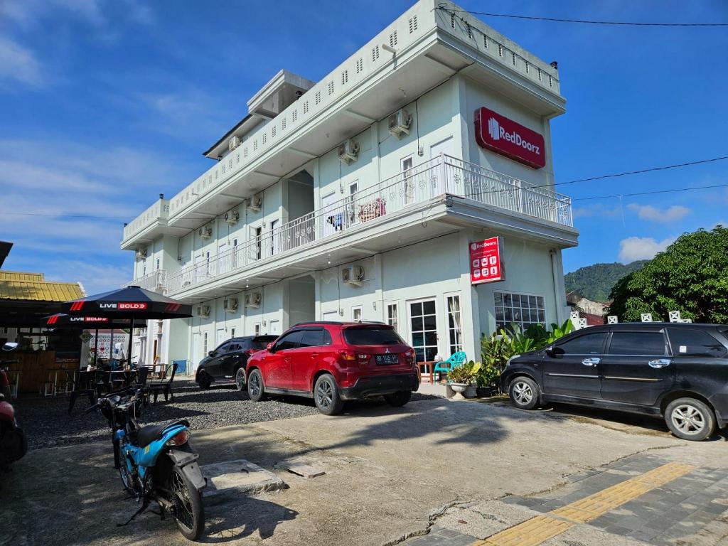 RedDoorz Syariah near Kantor Bupati Pantai Pandan Sibolga in Sibolga, Indonesia