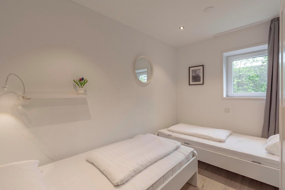 On Beech Time - carbon neutral hotel in Unknown City