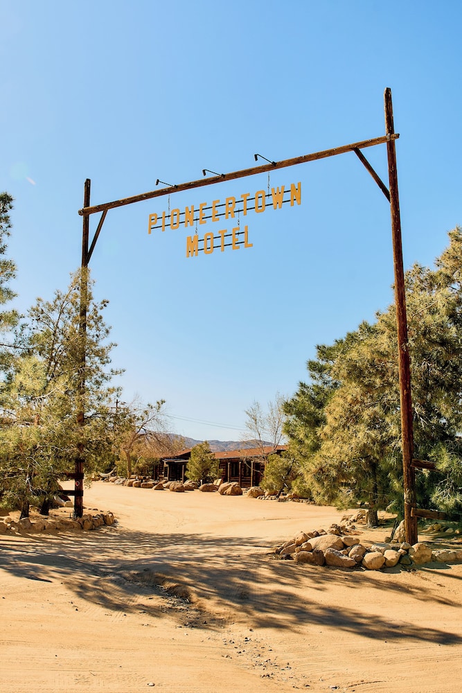 Pioneertown Motel - photo 15