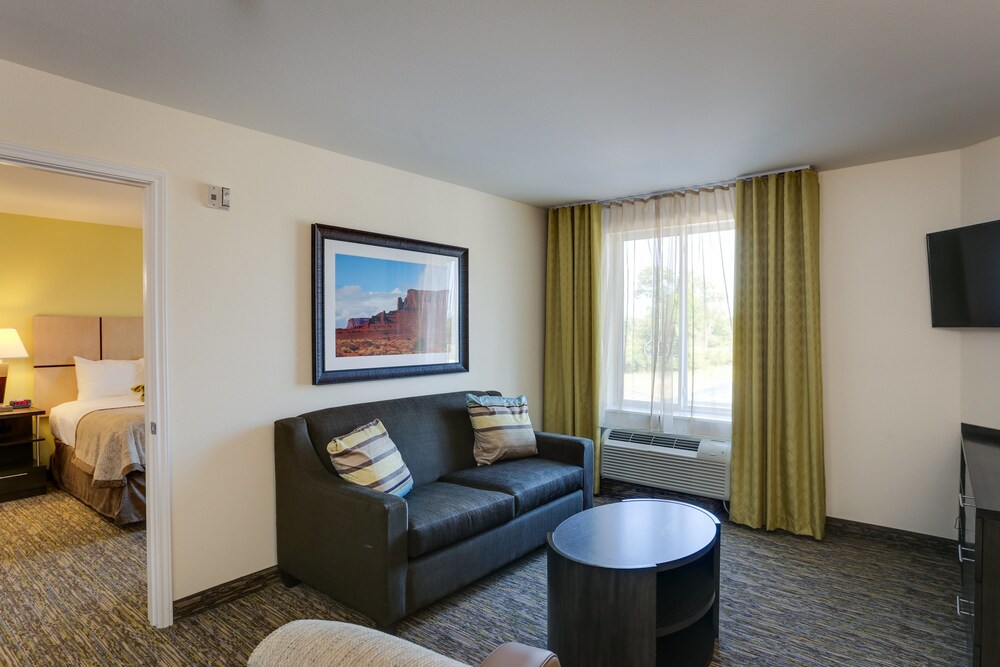 Candlewood Suites College Station At University by IHG - photo 9