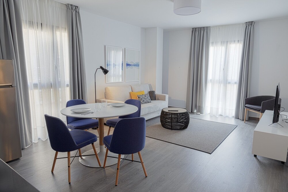 Caleta Homes Ancha del Carmen — 4-Star Luxury Hotel in Malaga, Spain