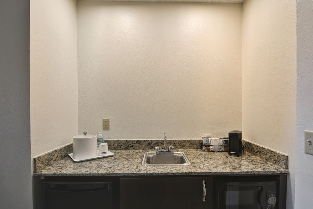 Hampton Inn & Suites Boynton Beach - photo 15