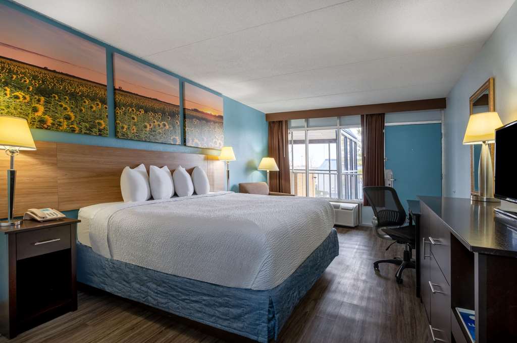Days Inn by Wyndham Perrysburg Toledo - photo 18