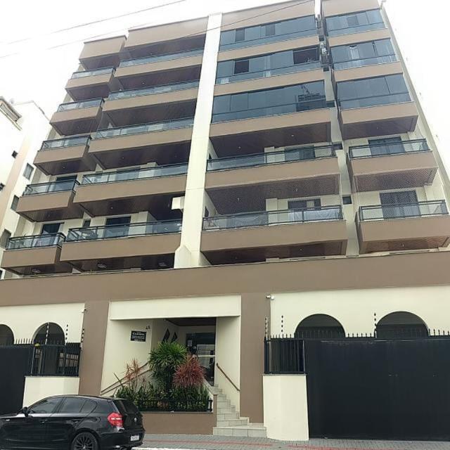 Apartamento meia praia — 4-Star Luxury Hotel in Itapema, Brasil