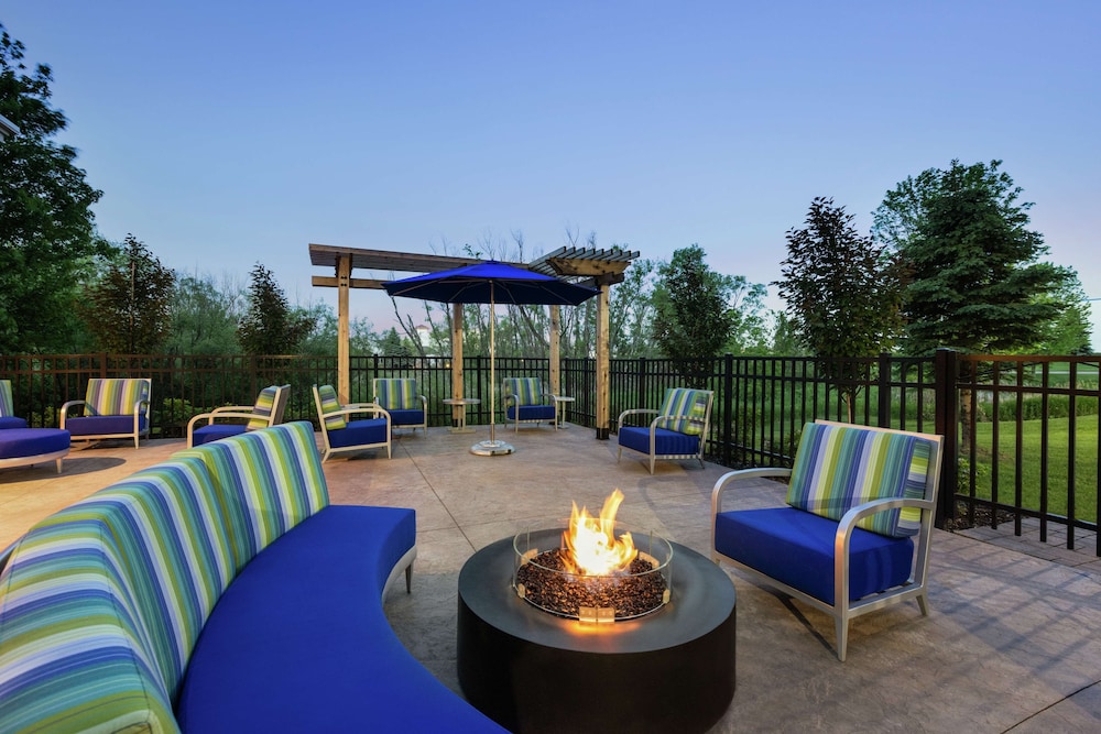 Hampton Inn & Suites Rogers - photo 38