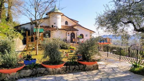 Villa Vernazza 5terre & Versilia — 4-Star Luxury Hotel in Castelnuovo Magra, Italy
