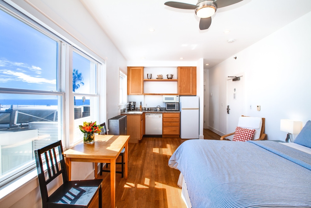 Venice Suites - photo 8