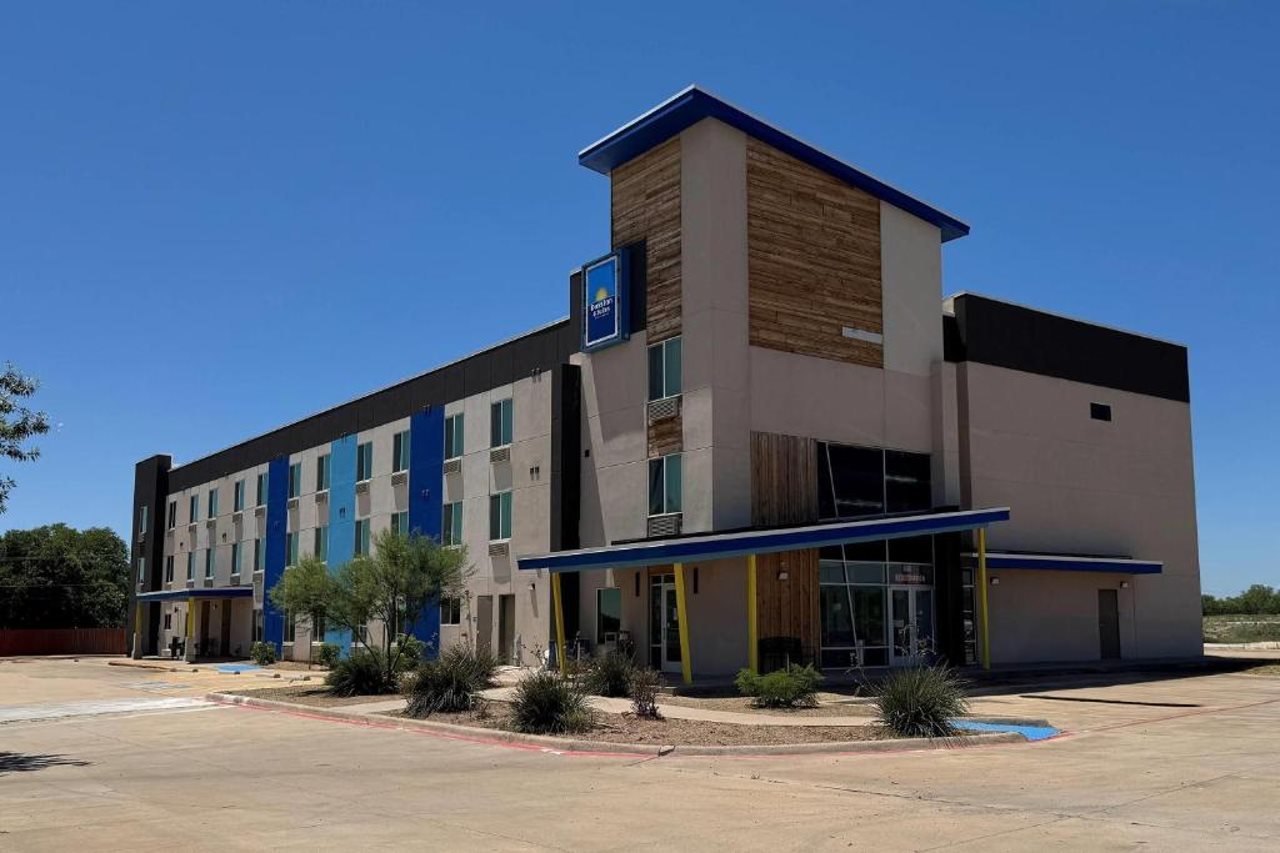 Days Inn & Suites by Wyndham Colorado City I 20 - photo 3