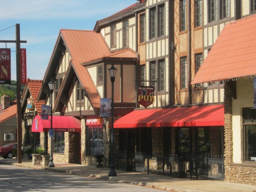 Ye Old English Inn in Hollister, United States