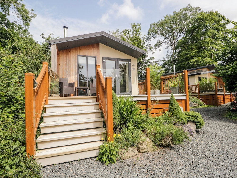 Pippin Lodge — 4-Star Luxury Hotel in None, United Kingdom