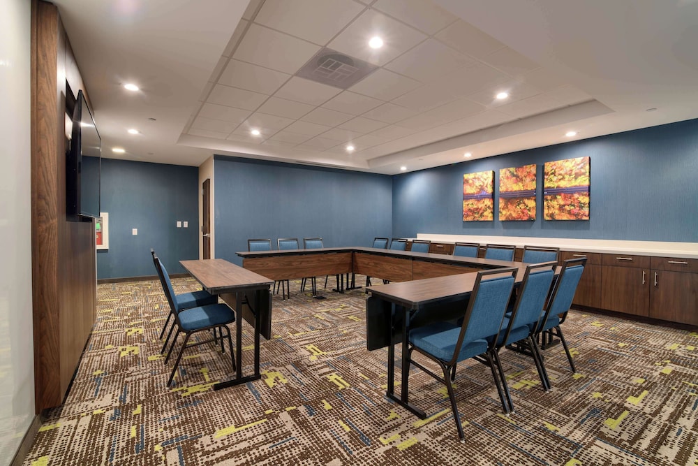 Hampton Inn Lincoln White Mountains - photo 34