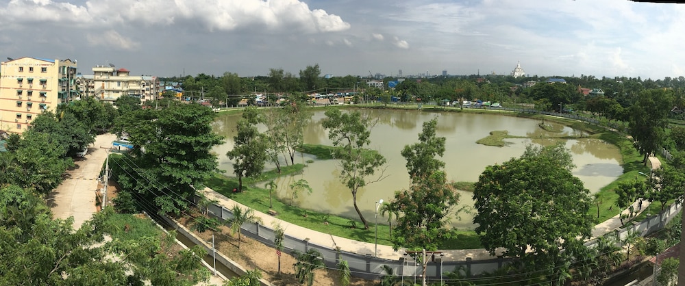 Galaxy Hotel - last minute hotel in Yangon