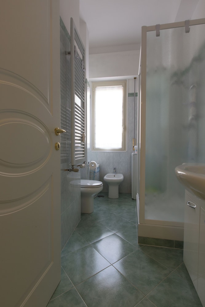 La Primavera Holidayhouse Best Location For Visit The Vatican — 4-Star Luxury Hotel in Rome, Italy
