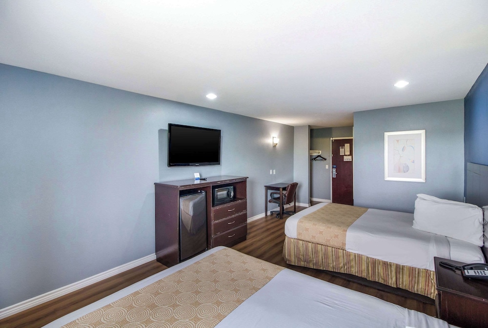 Rodeway Inn & Suites Port Arthur Groves - photo 7