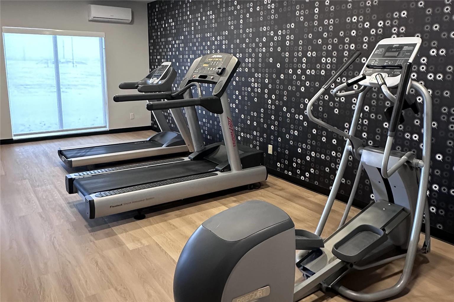La Quinta Inn & Suites by Wyndham Minot - photo 14