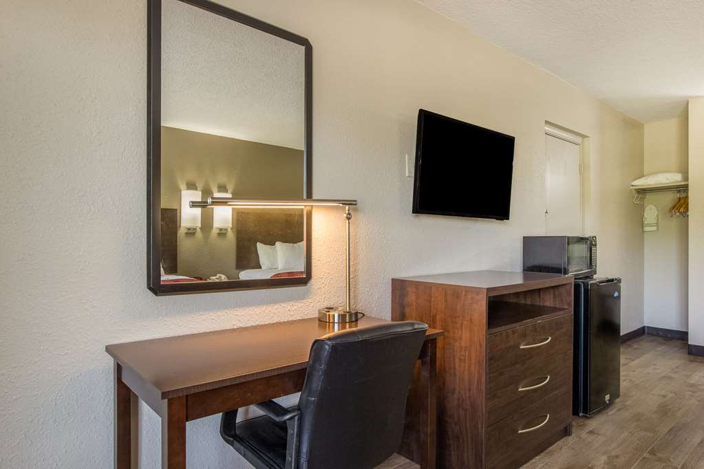 Econo Lodge Fort Knox - photo 17