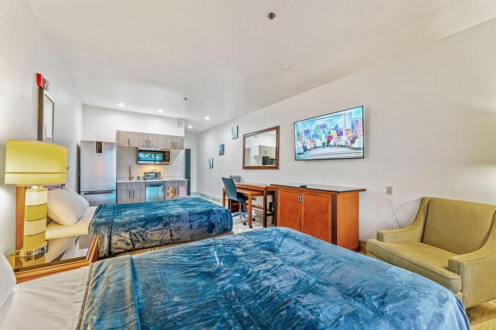 Hawthorn Suites by Wyndham Tempe - photo 32