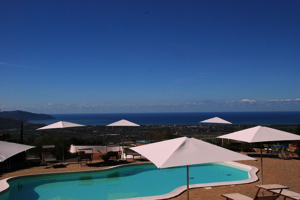 Borgo La Pietraia — 4-Star Luxury Hotel in Capaccio, Italy
