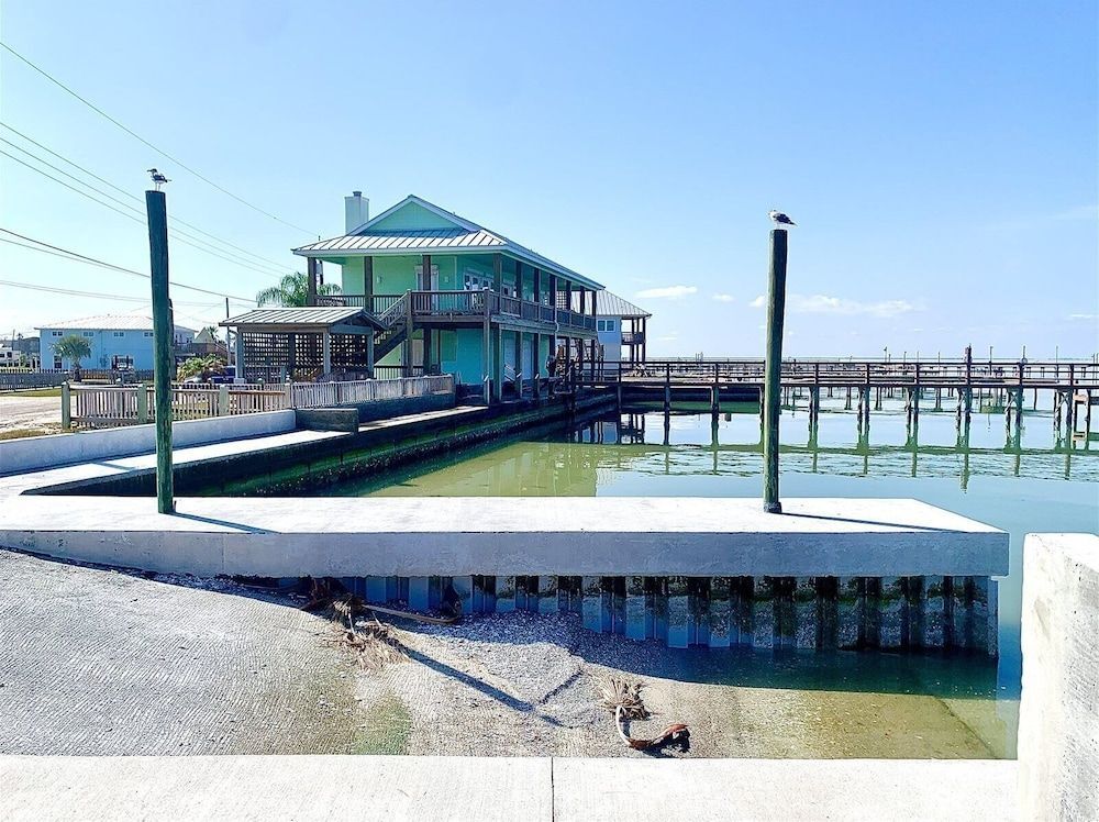 Pelican Point by Miss Kitty s — 4-Star Luxury Hotel in Rockport, United States