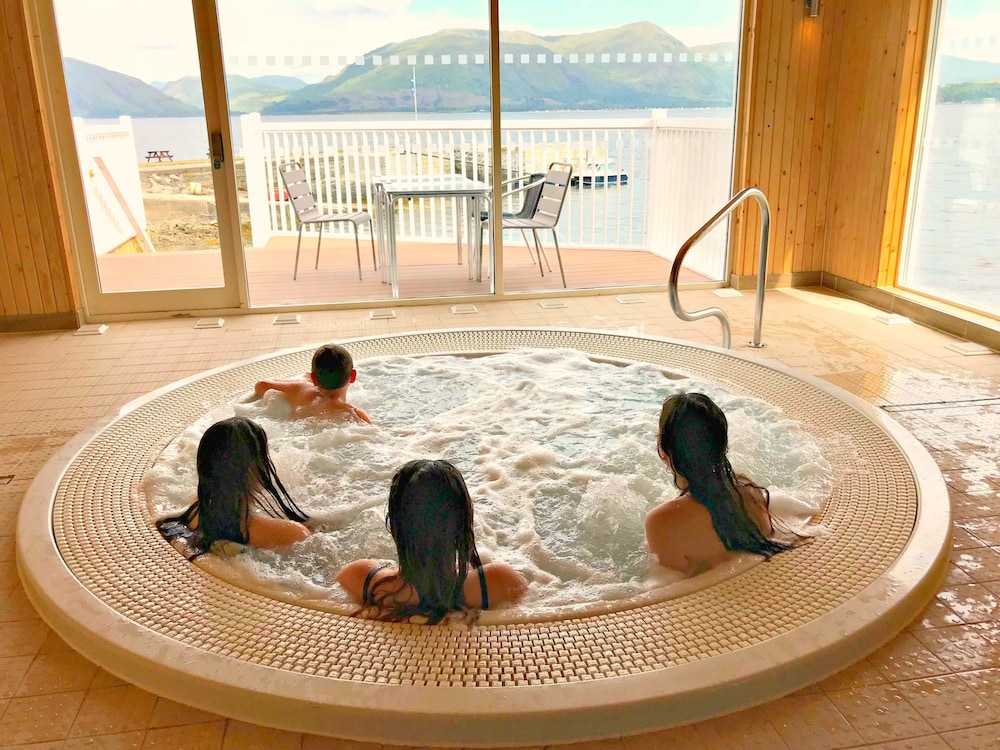 Holly Tree Hotel Swimming Pool & Hot Tub in Oban, United Kingdom
