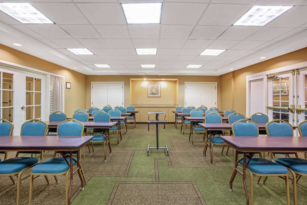La Quinta Inn & Suites by Wyndham Winston Salem - photo 44