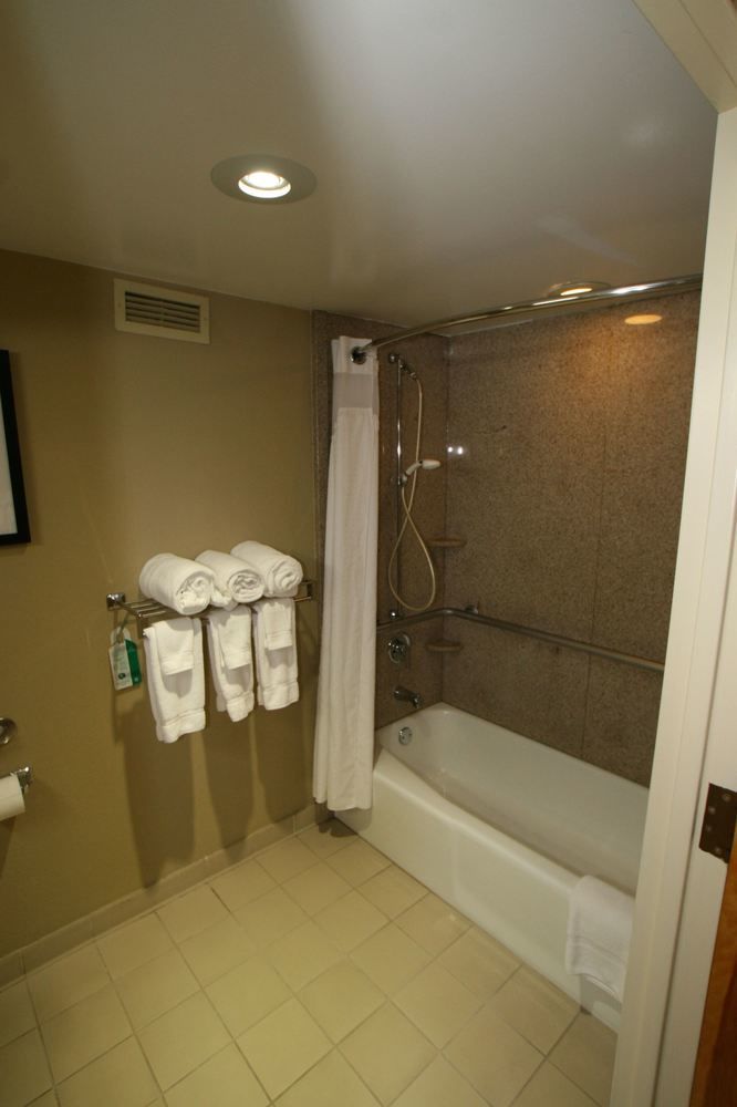 Liyo Inn Clinton - photo 21