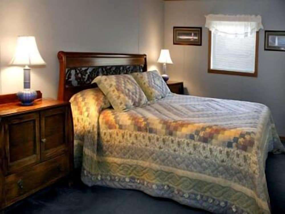 Bodega Harbor Inn - photo 4