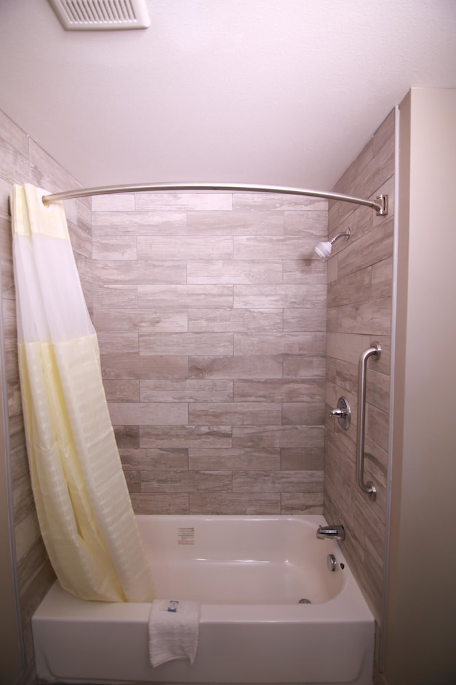 Home Inn and Suites - photo 41