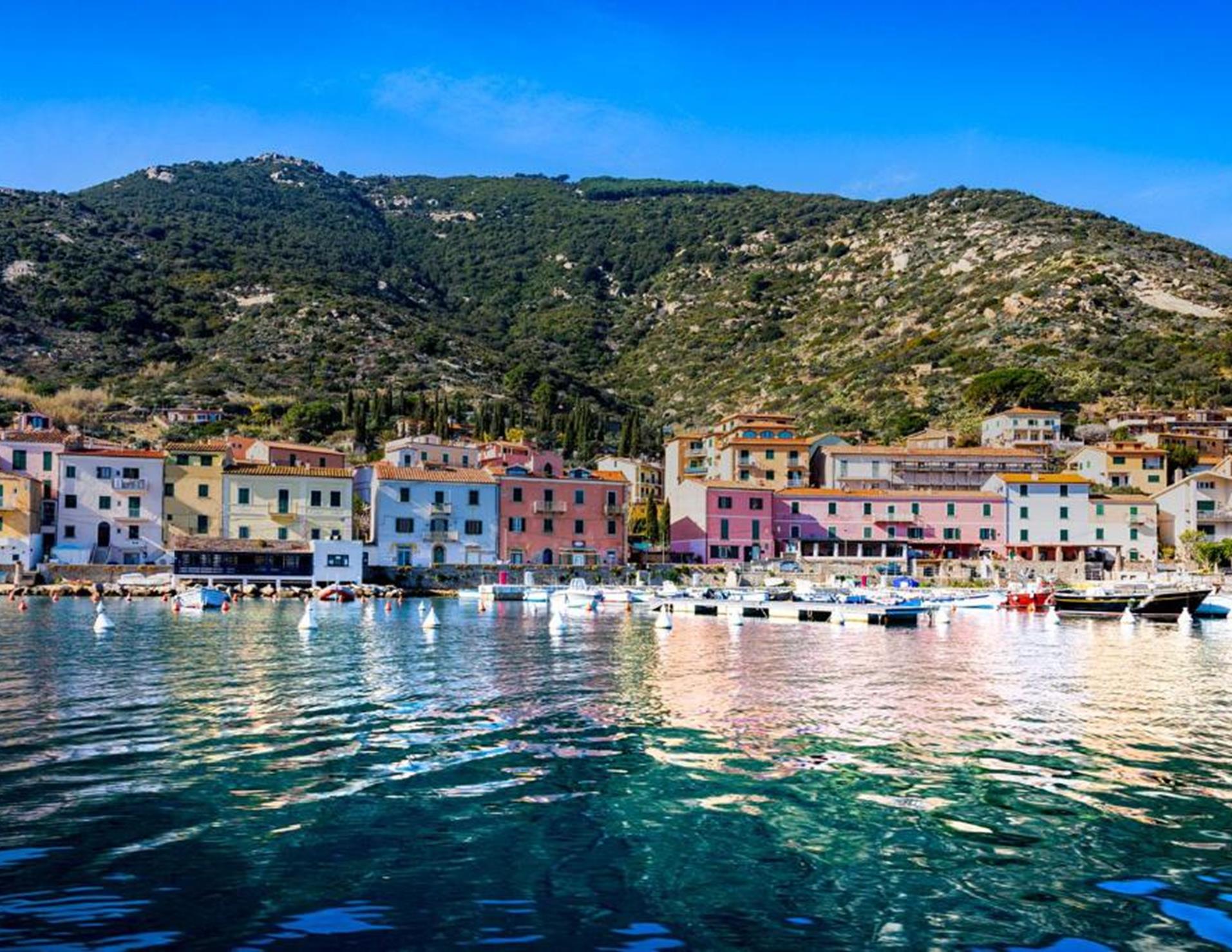 Faro Capel Rosso - carbon neutral hotel in Giglio Castello
