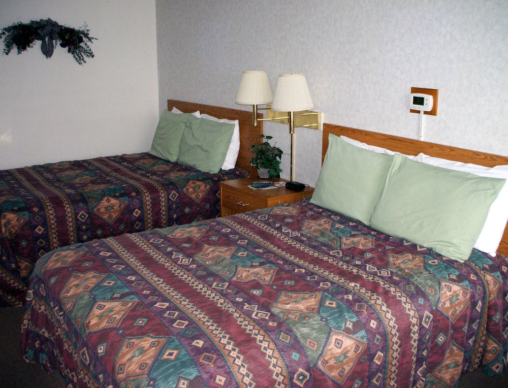 The Plaza Motel - photo 15