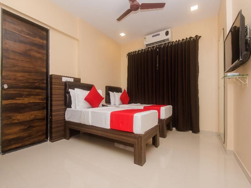 Oyo 18309 Livinn Apartments