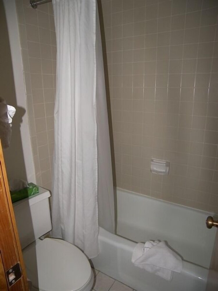 Fox Pine Lodge Hotel Room 2 - photo 14
