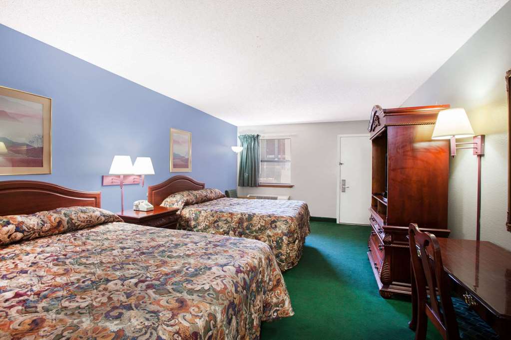 Super 8 by Wyndham Malvern - photo 13