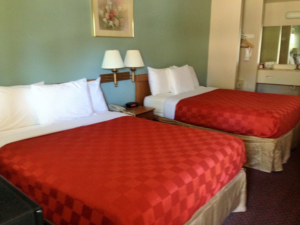 Olive Tree Inn & Suites by Howard Johnson WYNDHAM - photo 2
