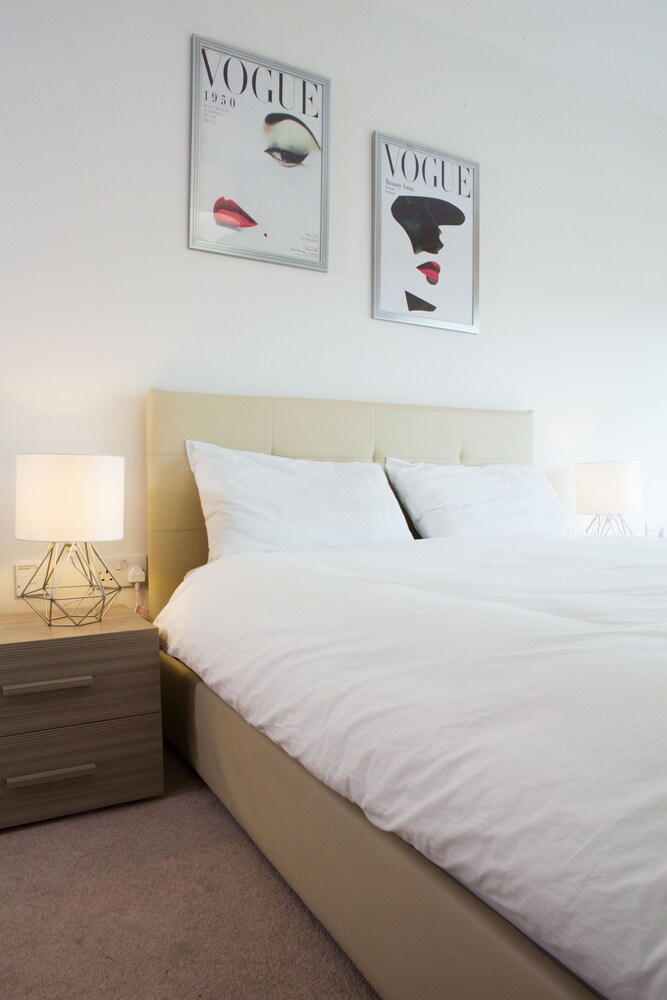 Rethink Living Hewitt Tower — 4-Star Luxury Hotel in Reading, United Kingdom