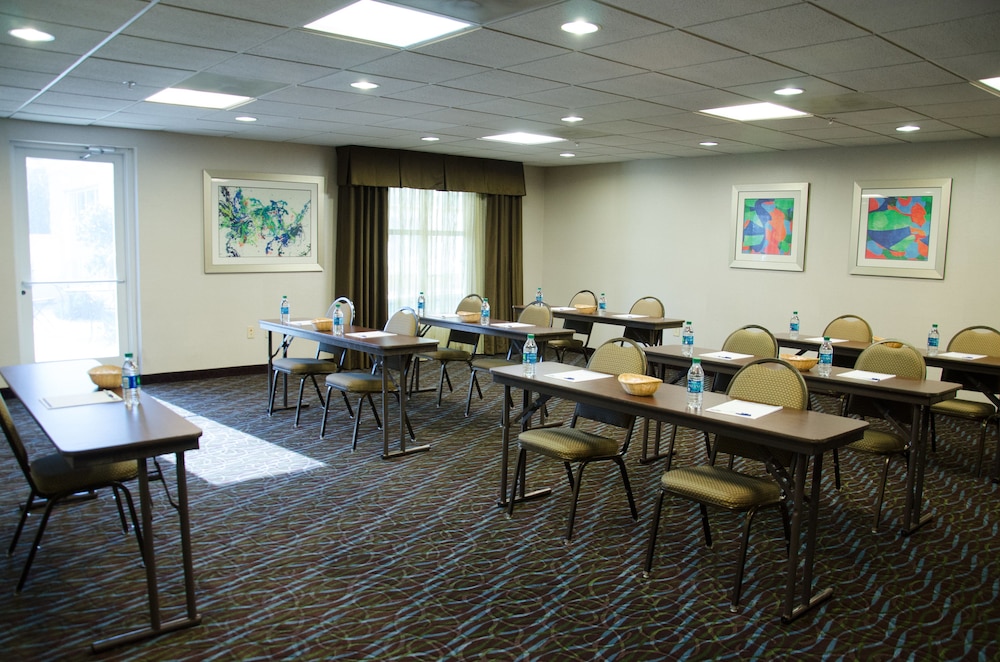Holiday Inn Express Hotel & Suites Concord by IHG - photo 41
