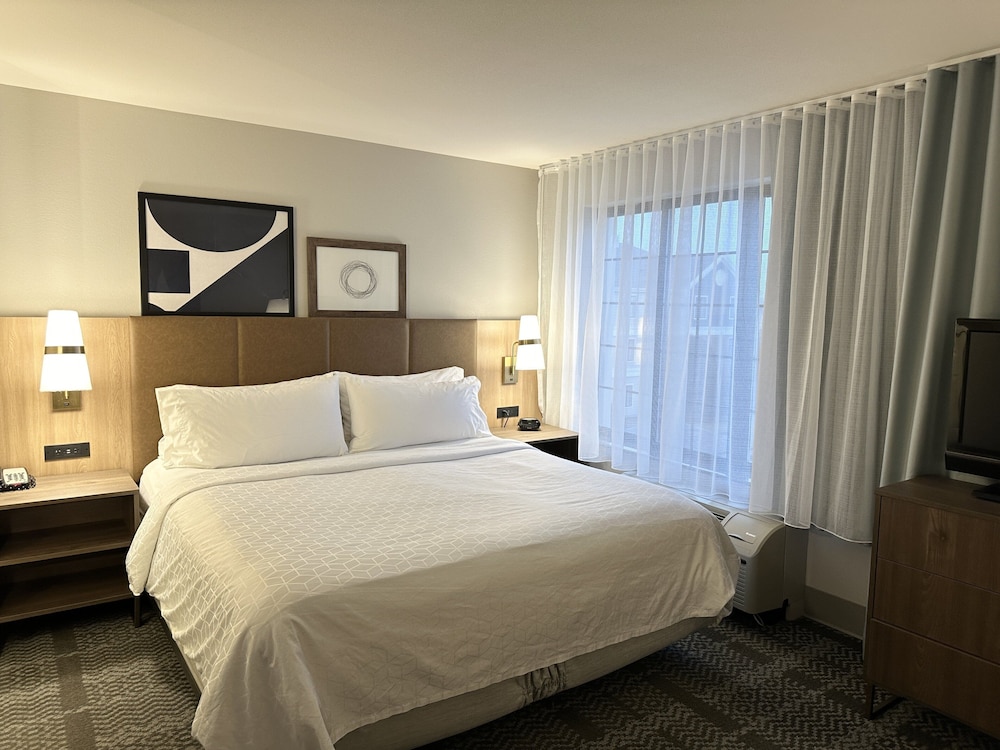 Staybridge Suites Milwaukee West Oconomowoc by IHG - photo 42