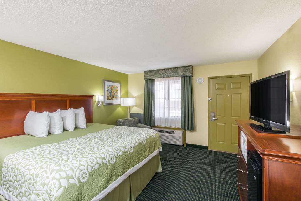 Days Inn & Suites by Wyndham Big Spring - photo 8