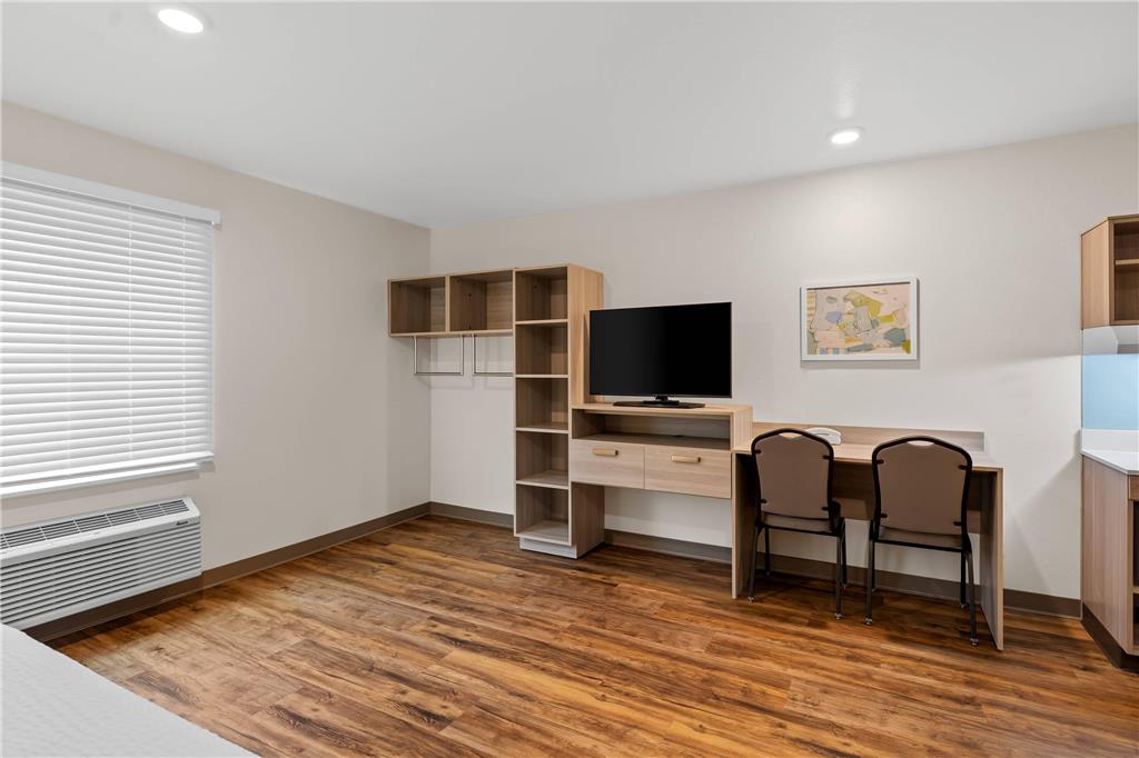 WoodSpring Suites Richmond Airport - photo 12