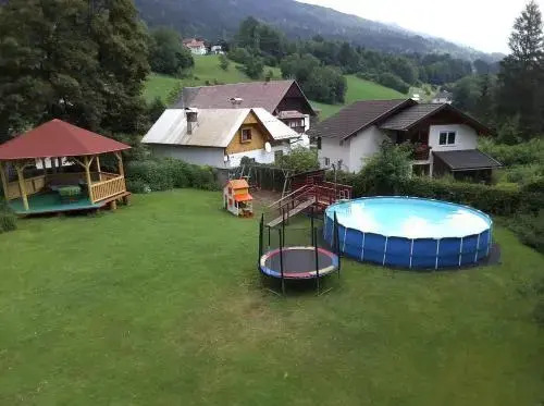 Garten & Loggia Appartement Herrenhaus — 4-Star Luxury Hotel in Dellach Im Drautal, Austria
