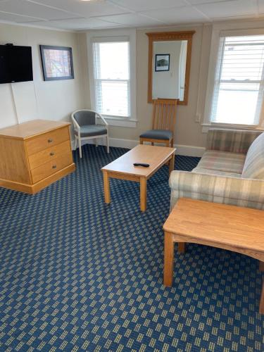 The Admiral Hotel Motel - photo 85