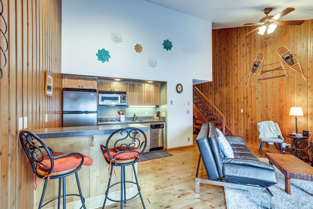 Mt Bachelor Village Resort Condo: 19 Mi to Skiing in Bend, United States